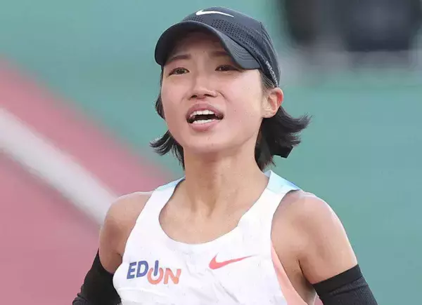 【陸上】マラソン女子、矢田みくにが転倒のアクシデント　すぐに起き上がり先頭集団