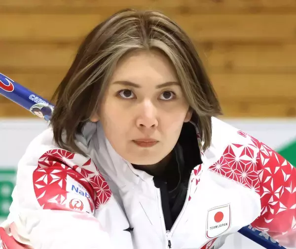 カーリング女子日本代表のフォルティウスが帰国　吉村紗也香「バトンをつなぐことができてホッと」８大会連続出場へ