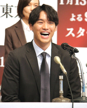 福士蒼汰「福士くんの広背筋」、「蒼汰さんのおさがりのコート」共演者からのうれしい”広報”に笑顔