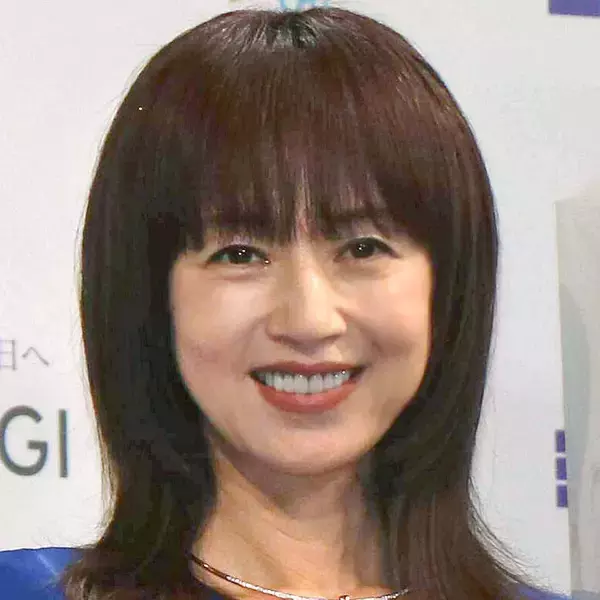 ５３歳・高岡早紀、気品あふれる和装姿にファン騒然「わぁ〜」「美しい絵画のよう」「女将さん」「お綺麗」