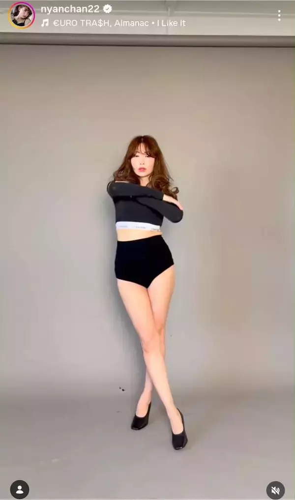 ３７歳・小嶋陽菜のモデル姿が「美！！」「理想すぎる」「本当に憧れ」「破壊力」「可愛すぎて涙」