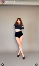 ３７歳・小嶋陽菜のモデル姿が「美！！」「理想すぎる」「本当に憧れ」「破壊力」「可愛すぎて涙」