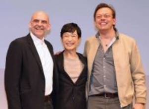 世界的な舞台製作者が堺雅人を絶賛「全身全霊で作品に向き合い、想像力や遊び心もある」「演技は精密でエキサイティング」