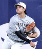 「侍ジャパン・大谷翔平が５階席に“特大ファンサ” 　キャッチボール中にもフリー打撃ボールキャッチ＆スタンドへ…球場からどよめきも」の画像1