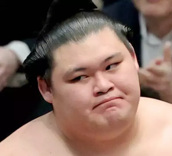 大の里、ぼう然　初日敗れる　横綱昇進後、初の初日黒星　若隆景に金星配給し、３場所ぶりの優勝に不安なスタート