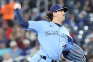 ブルージェイズのガウスマンがエースとしての圧巻投球　開幕から２試合無四球での２１奪三振はメジャー新記録　「完璧に支配」と指揮官