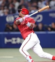 【広島】モンテロが３号２ラン　ホームランウイング最上部に直撃→スタンドイン　テラス席の恩恵受けた“ギリギリ弾”