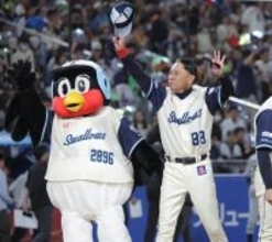 【ヤクルト】池山流“イケイケ野球”で守護神マルティネスから逆転サヨナラ　無死二塁でも犠打なし「選手をほめてあげて」