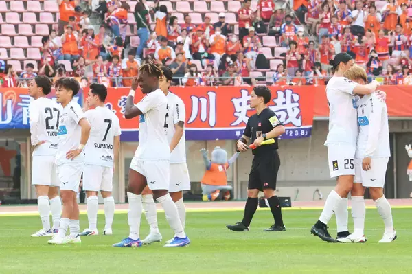 【Ｊ２札幌】試合前日１１時札幌出発→仙台空港から陸路→午後８時新潟到着　延長ＰＫ負けに川井健太監督「移動時間が長いと神経系にダメージ」