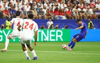 【Ｗ杯】クロアチアが同点に追いつく　イングランドと優勝候補同士いきなり激突…４０歳モドリッチが５大会目出場