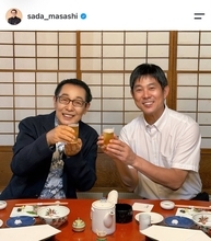 「ワールドカップお疲れ様会」さだまさしが森保監督との乾杯ショットを披露「楽しい夜でした」