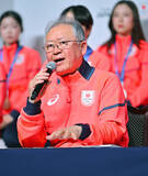 「【五輪】伊東秀仁団長「史上最高のチームジャパン、史上最多のメダルを獲得してくれました」冬季最多２４個のメダルに感慨…選手団が帰国会見」の画像1