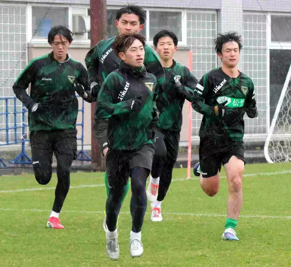 東京Ｖ、王者・鹿島戦へ雨中のハードトレーニング…前節連勝３でストップ