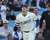 「これぞ大谷翔平のパワー＆スピード！１打席目先頭弾→２打席目ボテボテも快足で内野安打…４試合ぶりマルチ安打＆４５戦連続出塁」の画像1