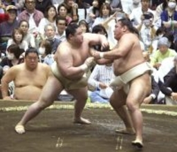 夏場所新入幕濃厚の若ノ勝、宇都宮巡業で地元凱旋「声援が聞こえて力になった」　稽古では横綱に胸を借りる