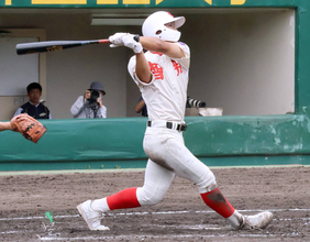 【高校野球】智弁和歌山の長友悠成が「ブラボー！」公式戦初アーチ　荒井優聖との１、２番で計６安打４打点