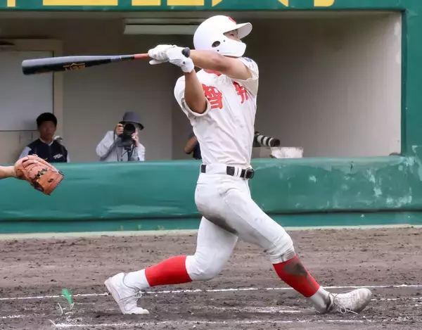 【高校野球】智弁和歌山の長友悠成が「ブラボー！」公式戦初アーチ　荒井優聖との１、２番で計６安打４打点