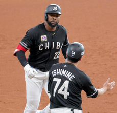 【ロッテ】代打・ポランコが豪快１３０メートル特大５号２ラン、１か月半ぶりアーチで１６イニングぶり得点