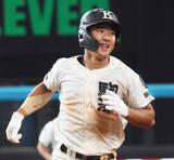 「【高校野球】決勝再試合の激闘から２０年　駒大苫小牧が１９年ぶり優勝に王手　北海の最速１５５キロ右腕・森健成を攻略」の画像1