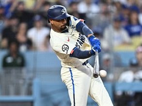 「１番」ベッツの二塁打起点にドジャース先制　大谷不在で代役存在感　３年ぶり１００勝へあと「６」