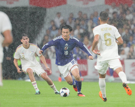 【採点＆寸評】森保ジャパン、上田綺世２発で逆転勝利…前半停滞、緊急事態相次ぐも、結局上田綺世が点を取る