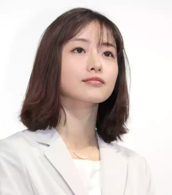 「みなさんの視線を根こそぎ鮮やかに盗んじゃいます」…石原さとみ＆河合優実、「めざましテレビ」生出演で新ドラマ「ポリティカルパン」をＰＲ
