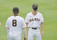 【巨人】外野陣がアイマスク集団に　目隠し珍練習実施…松本剛「自分が（左右）どっちに行きやすいとかクセがなんとなく出る」