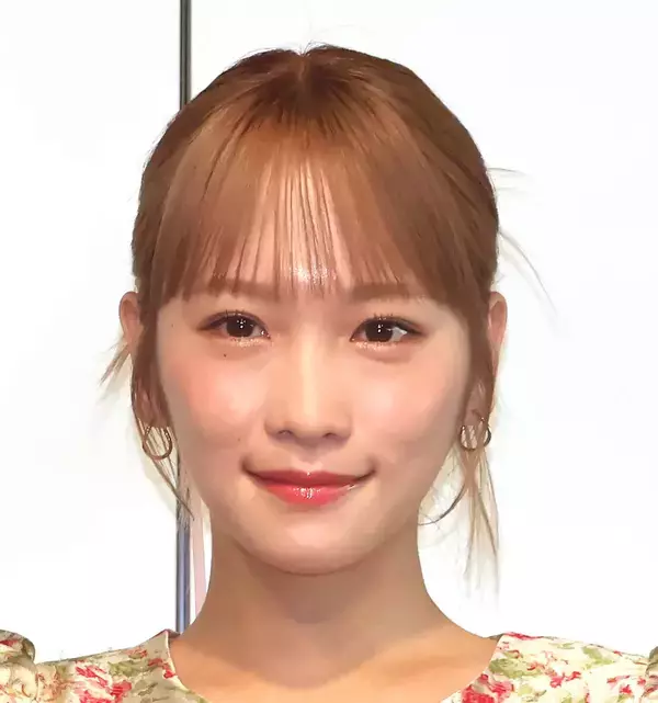 川栄李奈、家族旅行ショットで母の思い「長い間韓国に行ってたので　特大の甘やかし」…１９年に結婚、２児の母