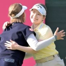 吉田鈴が１打差２位に浮上「今まで一番、優勝に近い」ツアー通算４勝の姉・優利に続いて初優勝へ意欲　女子ゴルフ