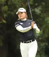 高橋彩華　３戦２勝に王手　「魔球」に負けず首位浮上…勝って試合翌日の全米女子オープン予選回避へ