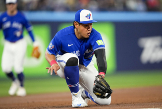 岡本和真は４試合ぶり無安打も華麗な守備を連発　「もはや全部そろったプレーヤー、打撃でも守備でも」地元放送局でも絶賛中継