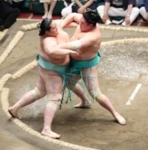 一山本、懸賞金の束を「ガン見」で３６本を手にする　前日はちら見で黒星「目に入ってしまうので、とりえあず見ようと」
