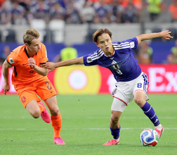 【Ｗ杯】久保建英の“レーンまたぎ”が呼び込んだ同点弾　右シャドーの持ち場を離れて左サイドに侵入して初アシスト