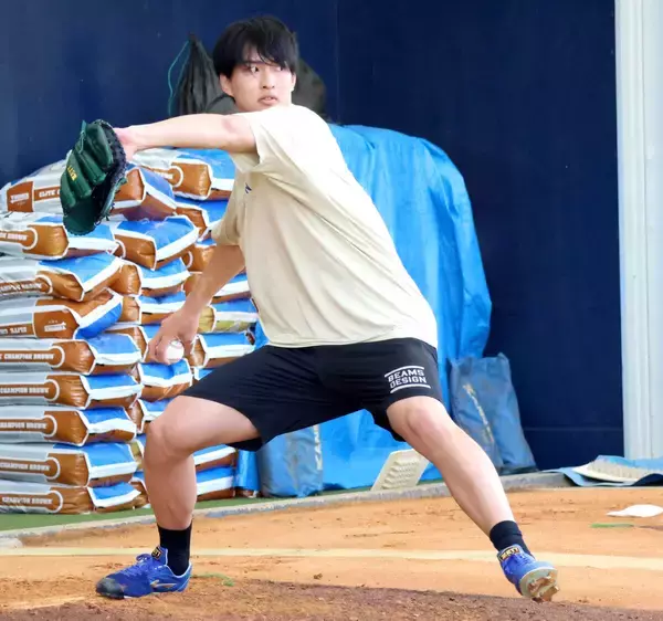 【日本ハム】達孝太、先乗り初ブルペン３６球「スイーパー系の曲がり」改良スライダーで「空振りを取りたい」