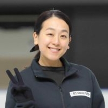 浅田真央さんが公開した姉・舞との姉妹ショットに歓喜の声「お二人とも綺麗ですね～大人女子」「素敵な姉妹」