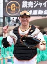 【巨人】捕手挑戦の育成・中田歩夢が初のブルペンで苦戦も「内野に生きる」　遠投１２０メートルの強肩内野手