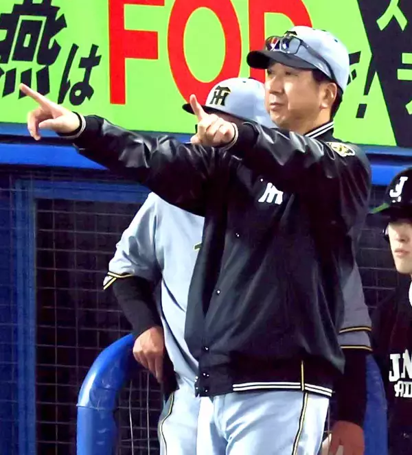 【阪神】今季２度目の２ケタ失点で２位・ヤクルトに敗れ首位陥落　森下翔太、中野拓夢が途中交代で不穏な空気