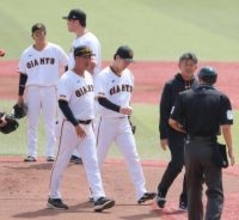 【巨人】山崎伊織「明日診てみないと…」復帰戦でアクシデント　緊急降板から３０分後に球場出る