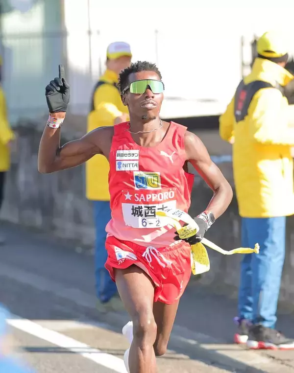 【箱根駅伝】城西大・キムタイが区間記録を大幅更新　トップでタスキリレー「最高の気分」