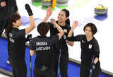「【五輪】カーリング日本女子　五輪最後の試合　中国戦　第８エンド終了し６－６の同点　１次リーグ」の画像1