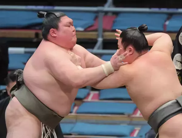 矢後が２勝目　「前の相撲から流れが」と突っ張りで勝機をつかむ