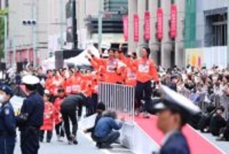 【五輪パレード】高梨沙羅がパレード初体験「幸せな時間」…スマイルでファンに感謝