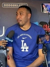 ドジャース守護神ディアス　復帰目標は後半戦「１００％に戻る」数週間後に投球再開予定…手術後に初の取材対応　