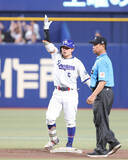 「【中日】３試合ぶりにスタメン復帰の村松開人が同点打　板山祐太郎が勝ち越しの中犠飛　土壇場で逆転」の画像1