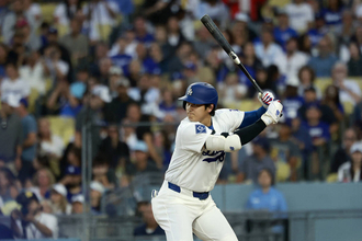大谷翔平、初回先頭で中堅フェンス直撃二塁打、打球速度１７９・８キロライナーに本拠地熱狂　２戦連発２８号にも期待…先発・佐々木朗希は初回無失点スタート