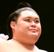 大の里が２連勝　琴勝峰に勝利　前日は危ない相撲も、白星重ねる