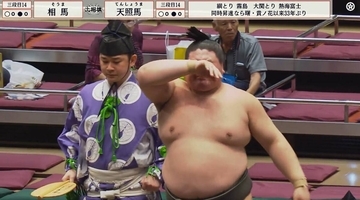大相撲秋場所で張り手の応酬に国技館騒然　勝者が足元おぼつかず　「結構もらったな」「ふらふらしてる」と心配の声