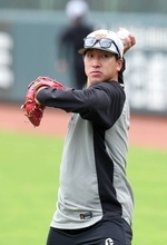 【巨人】右肘痛からの復帰を目指す大勢が力強いキャッチボール、遠投「治ったからといって帰れる場所があると思っていない」