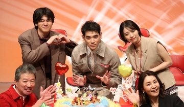 ＵＴＡ、２９歳誕生日サプライズケーキに感激「人としても俳優としても成長したい」