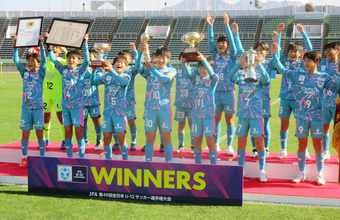 サガン鳥栖が初Ｖ！決勝初の九州対決制し「やっと歴史を変えることができました」